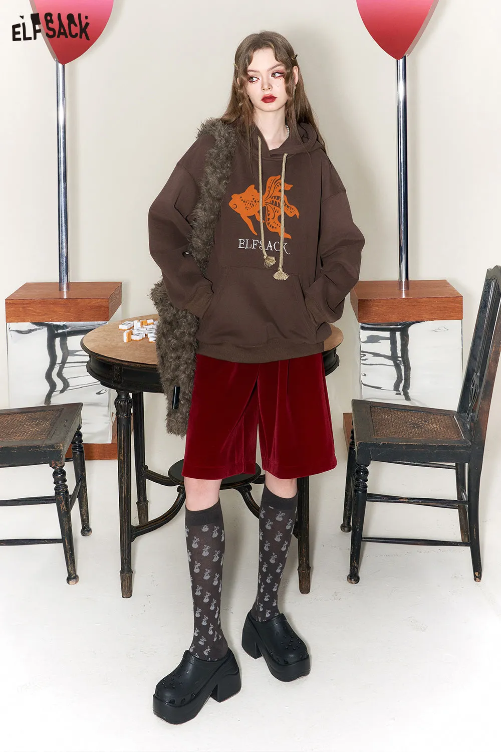 ELFSACK Graphic Goldfish Hoodies Women 2023 Winter New Chinese Style Plus Size Tops