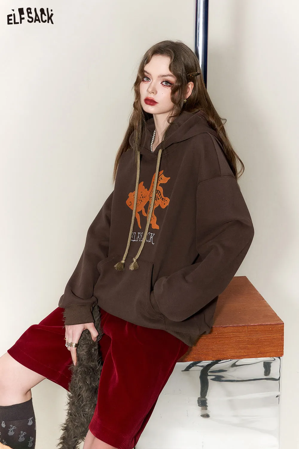 ELFSACK Graphic Goldfish Hoodies Women 2023 Winter New Chinese Style Plus Size Tops