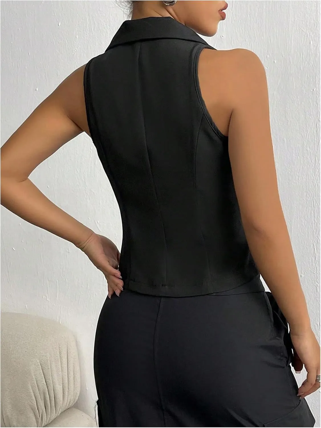 Milumia Women Button Front V Neck Collared Work Blazer Sleeveless Fitted Crop Vest