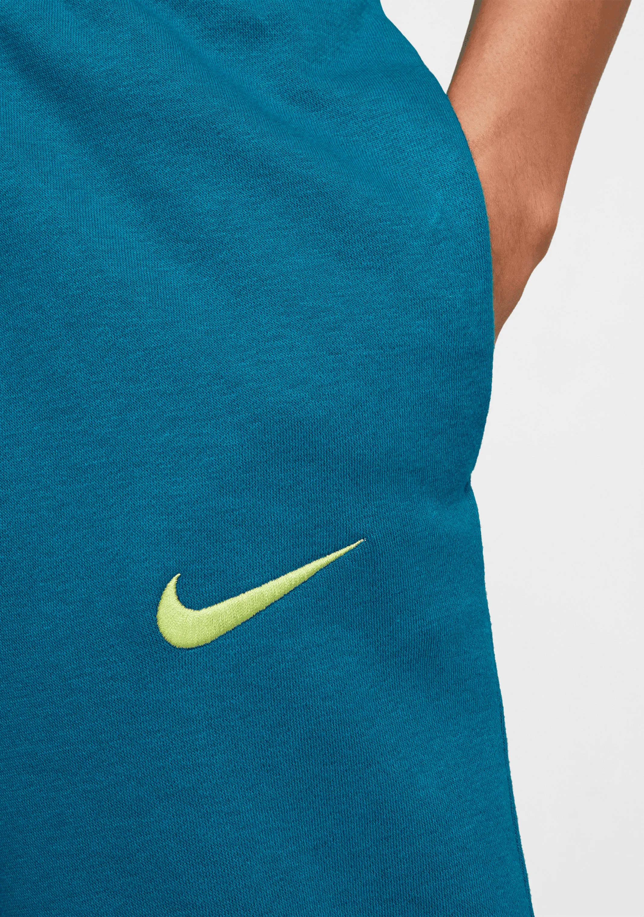 Nike Women's Soccer Mid-Rise Australia Club Fleece Pants <br> DV2073-301