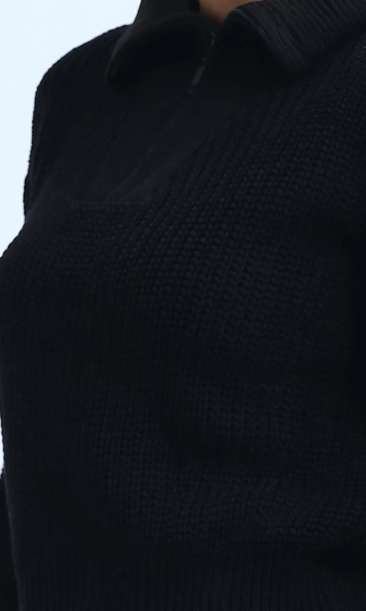 O198702 - Regular Fit Long Sleeves Zipped Pullover - Black