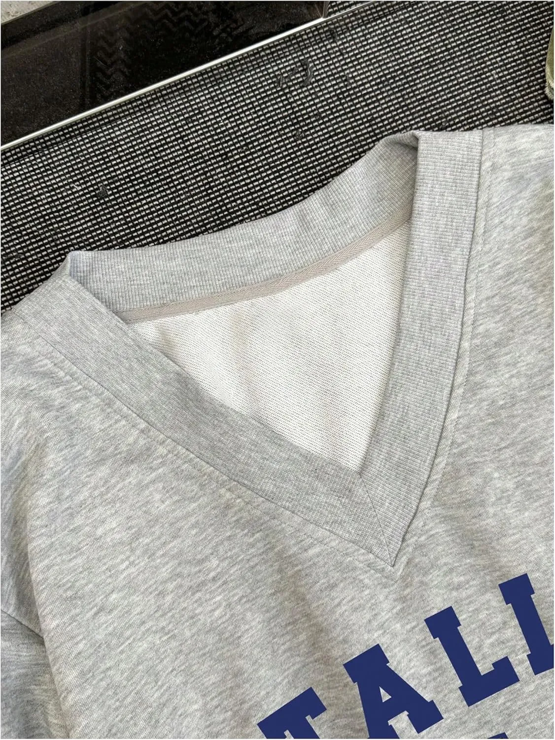 SOLY HUX Women's Oversized Graphic Sweatshirt V Neck Drop Shoulder Long Sleeve Letter Print Casual Pullover Tops