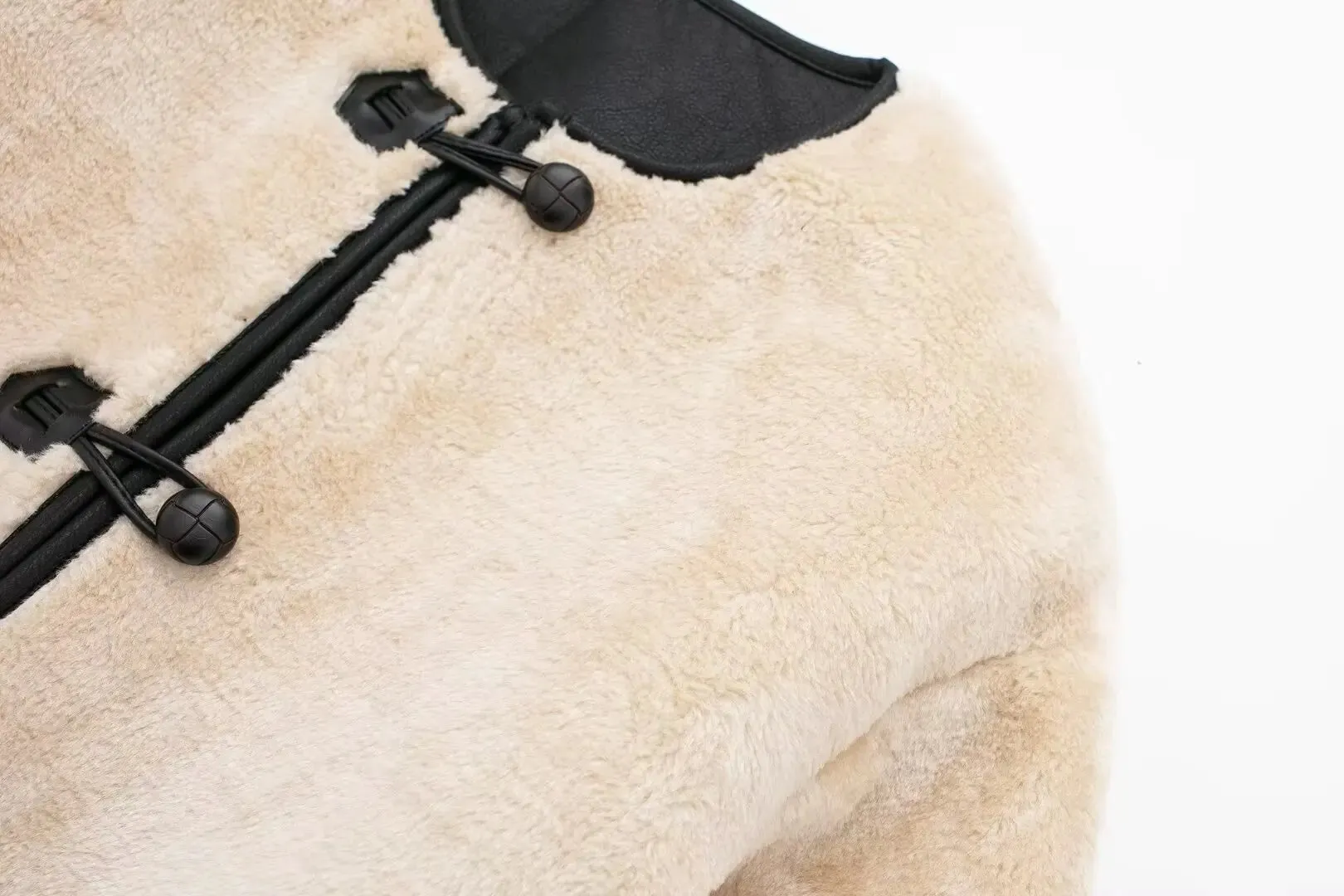 TRAFZA Frauen Mode Faux Pelz Lammwolle Mantel Winter Weibliche Einfache Casual Oansatz Taschen Straße Langarm Kurzarm Mantel Streetwear