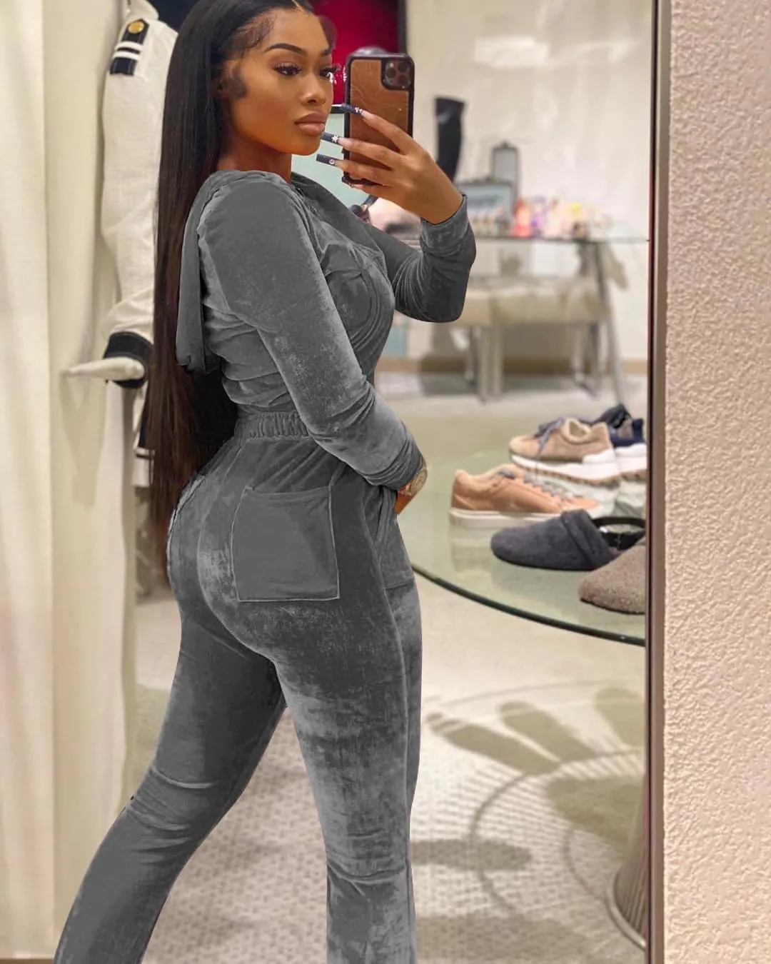 Womens 2 Piece Velour Tracksuit Two Piece Outfits for Women, Long Sleeve Crop Tops Flared Pants Jogging Sets