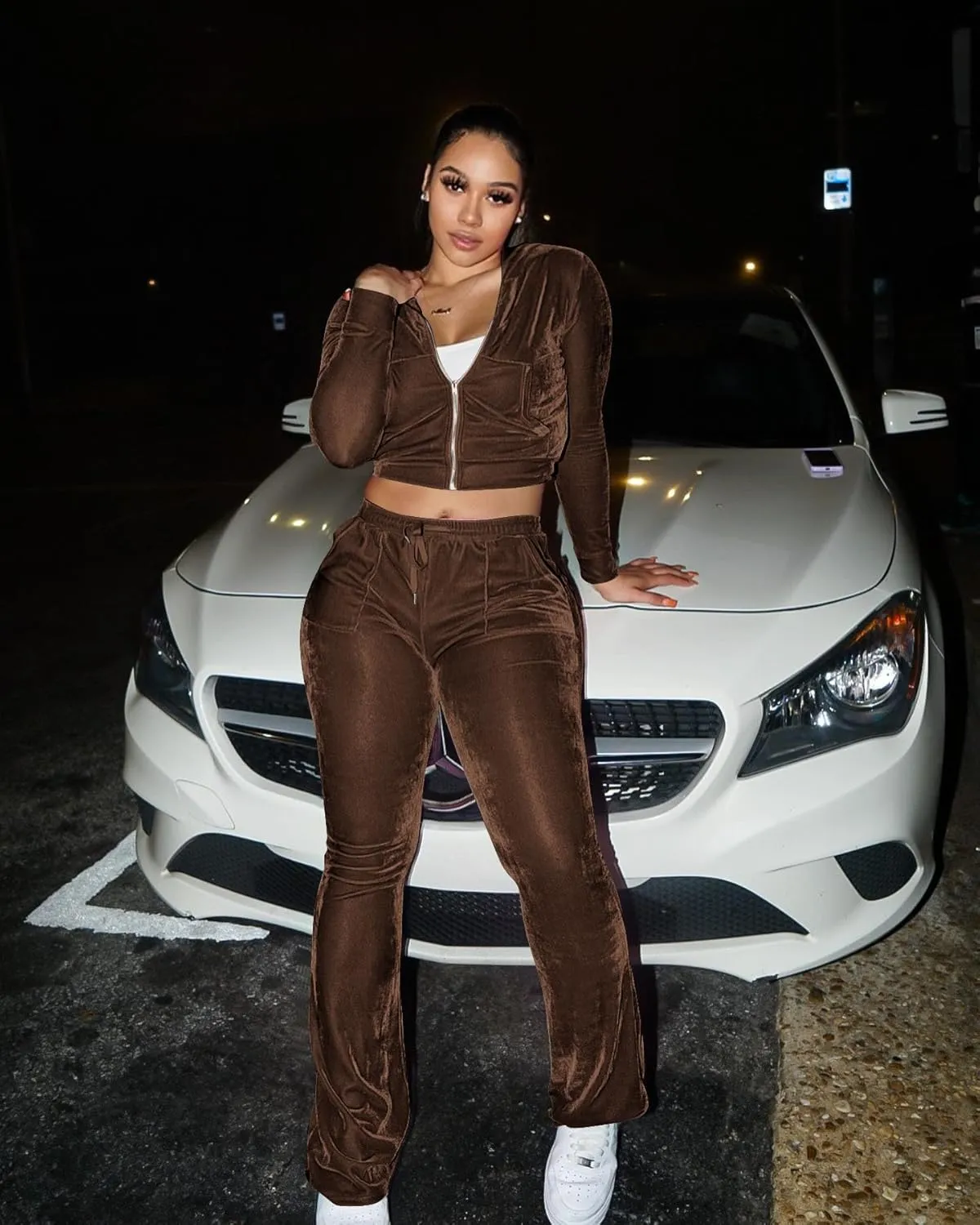 yidengymx Womens Velour Tracksuit Two Piece Outfits for Women Long Sleeve Hooded Zip Crop Tops Flared Pants Set