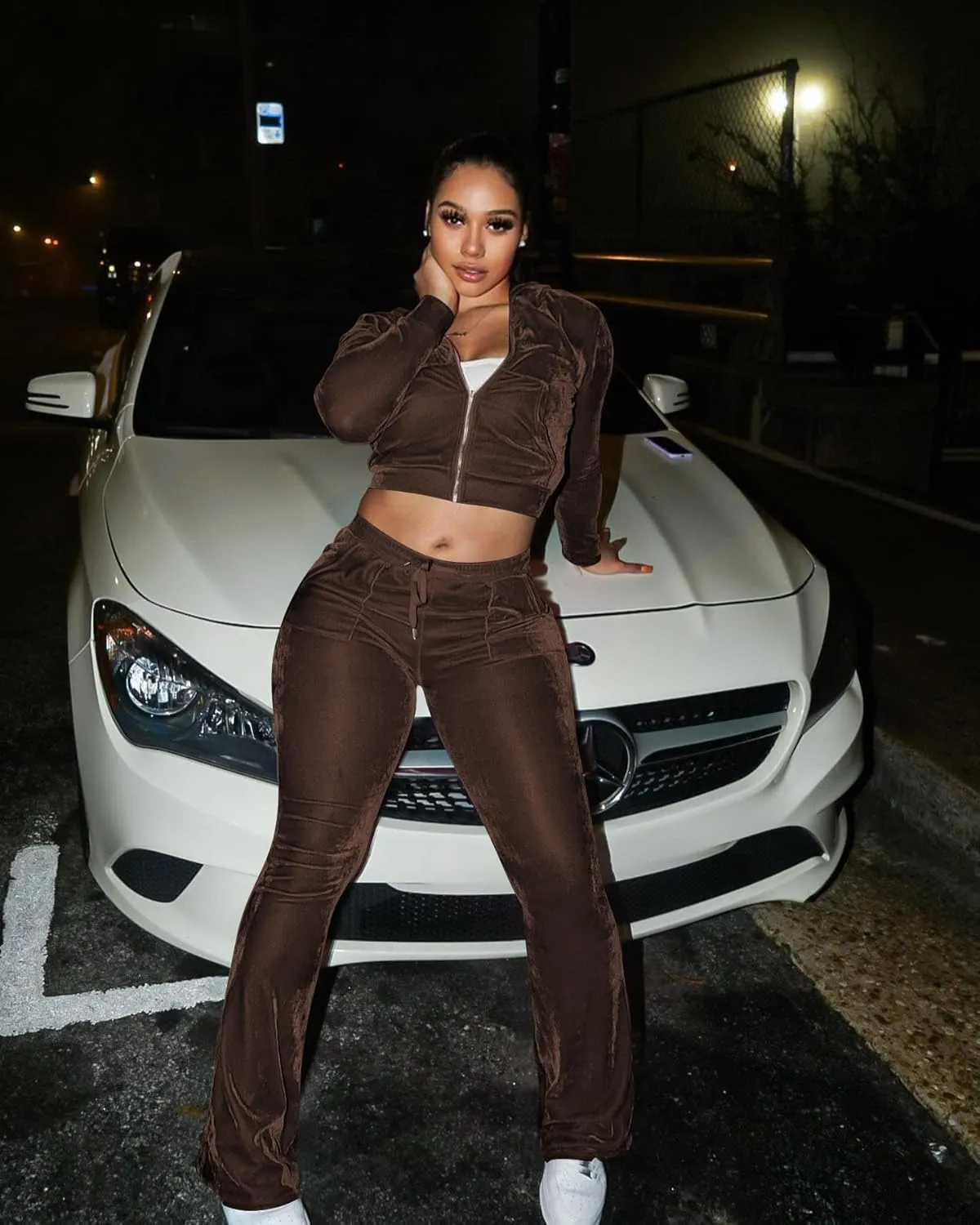 yidengymx Womens Velour Tracksuit Two Piece Outfits for Women Long Sleeve Hooded Zip Crop Tops Flared Pants Set